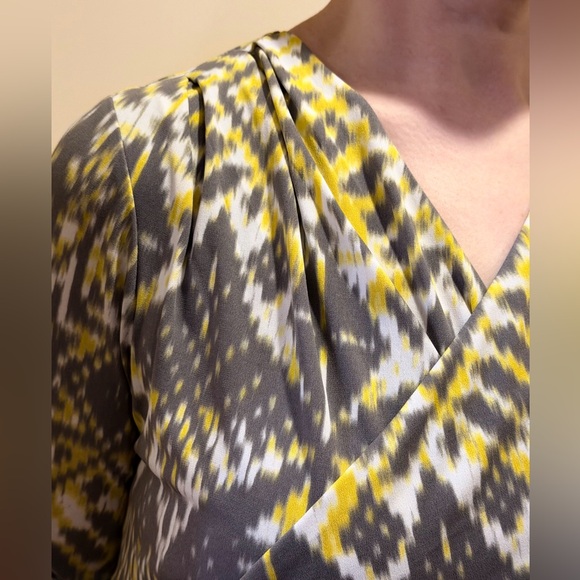 Women's Gray&Yellow Patterned Short Sleeve Dress. Faux Wrap, Flattering Draping. - Picture 5 of 10